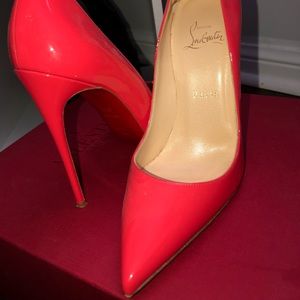 Louboutin So Kate 37.5